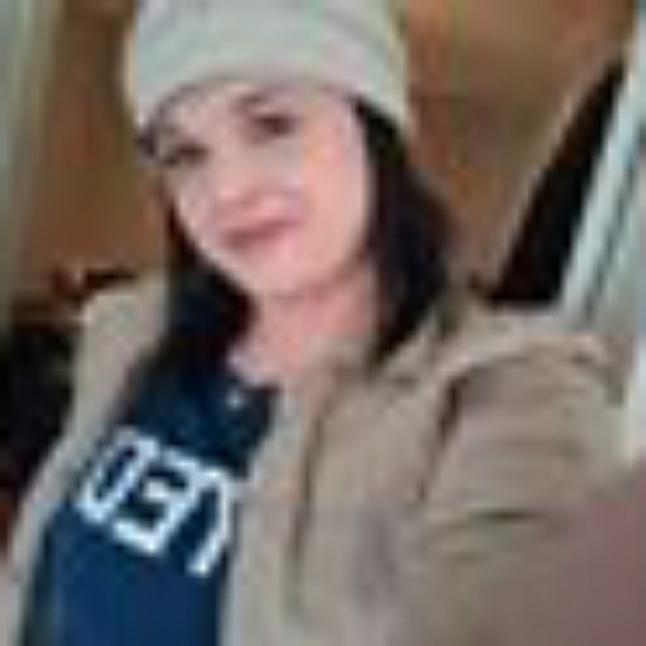 Meet your Posher, Erin - Picture 2 of 2